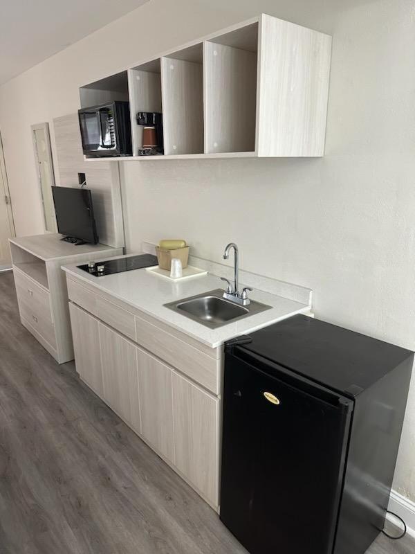 Magnolia Inn Extended Stay Of Kingsland - New 2024 - Book A Kitchen Room - 12 Noon Check Out - Sleep In Late - Better Sleep - Ultra Sparkling - Pool Open Until Until 4Am - Stay And Save Today - 24 Hour Front Desk - Premium Coffee Bar - Award Winning Экстерьер фото